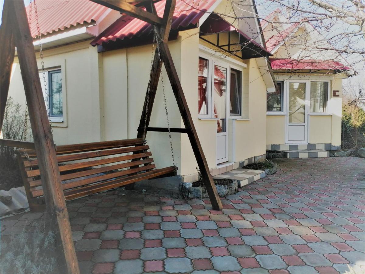 Beregynya Motel Yuzhnoukrainsk Exterior photo